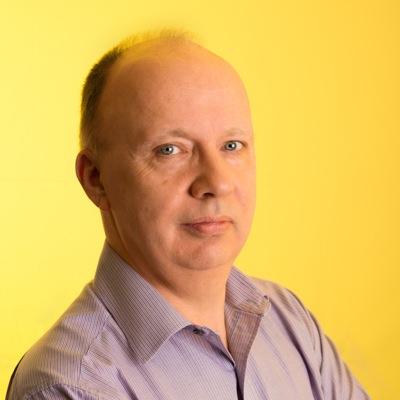 Wedding and Portrait Photographer based in Haddenham, Buckinghamshire. Trainer with @Photrain.