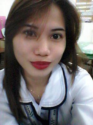 FEU | Educado | selfie queen | kind |positive thinker | happy to be with :-) |