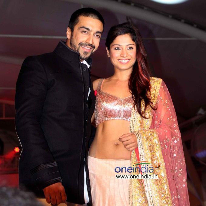 Love ASHISH and SAMITA (AshMita). For me the best couple in the world = Ashish and Samita ♥ Love both of them!!! My cuties
