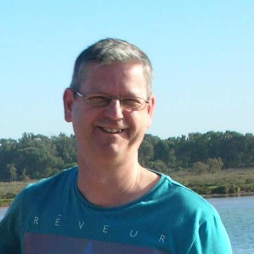 Expert software trainer, passionate about making people more productive with their software apps. Loves strong black coffee.