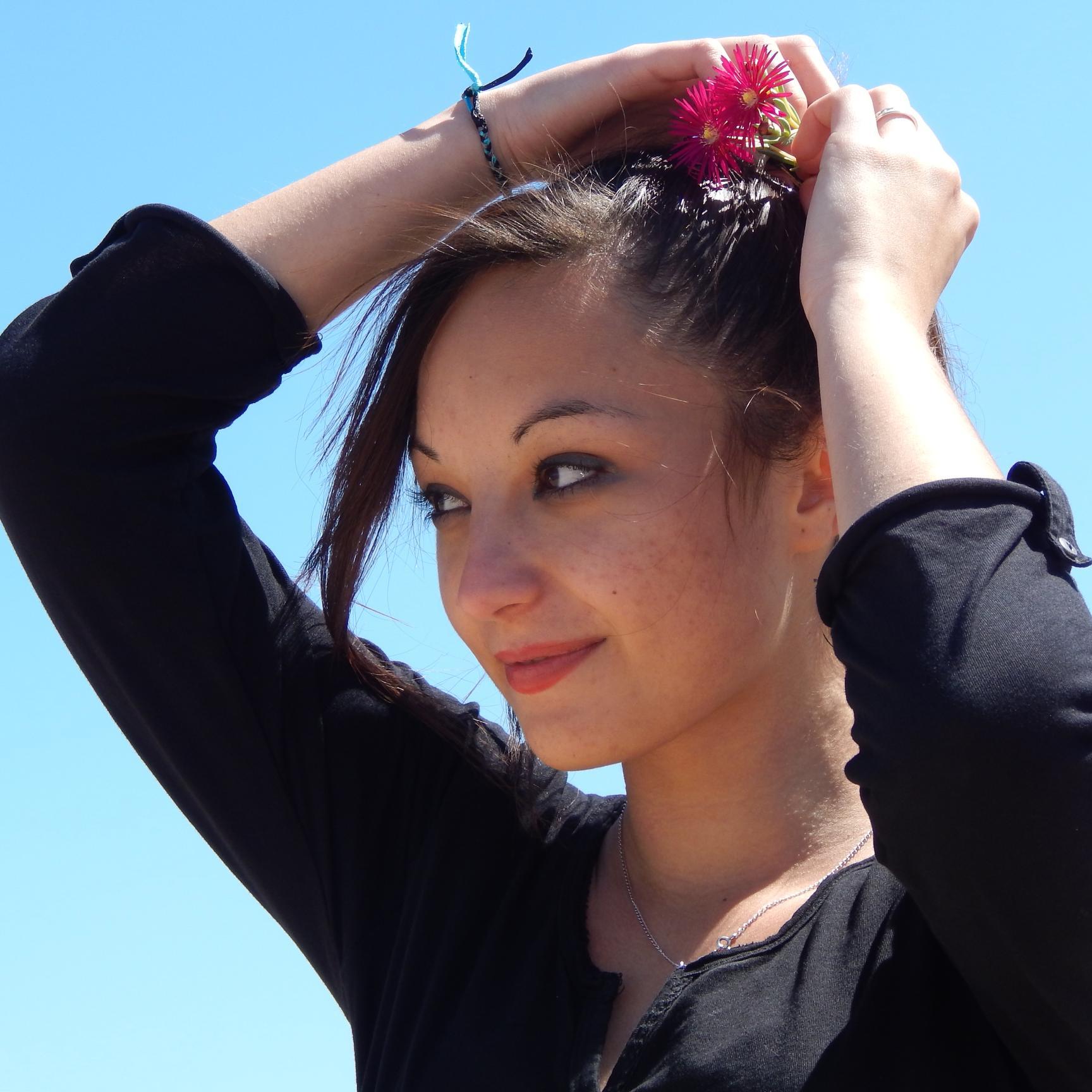 FansPaulaChacon's profile picture. Club de fans de @PaulaChacon_, pensado para apoyarla y mostrarle nuestro cariño. Autora de @Z_Flukatsaw , @Corazon_Versos y @sinvida25 junto a @fmcazorla1