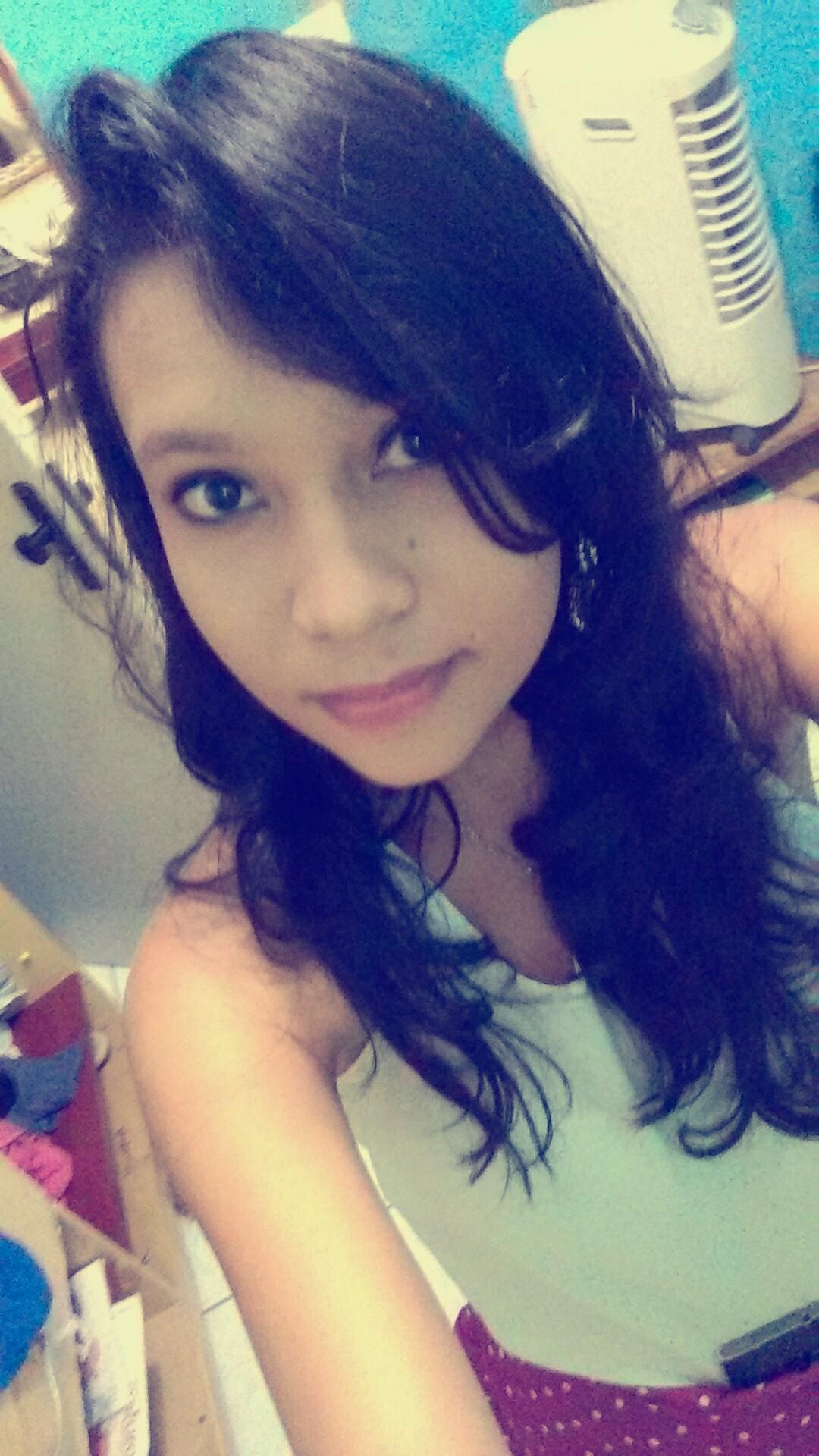 legal- estudante adoro rir!!! amo ROCK!!!! adoro Avenged Sevenfold  enfim....
!!!! sigam-me os boms