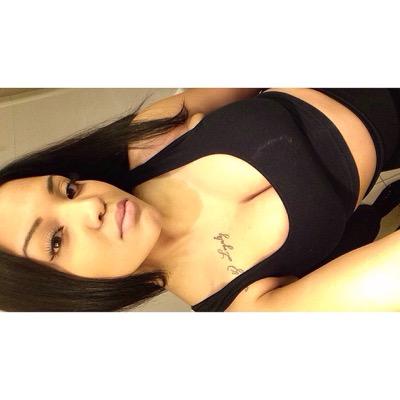 Instagram: kinisha_