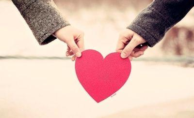 Amor solo es una palabra hasta que alguien llega y le da sentido // escritora// Amante de los libros//adicta al cafe //. Escribir mi pasión