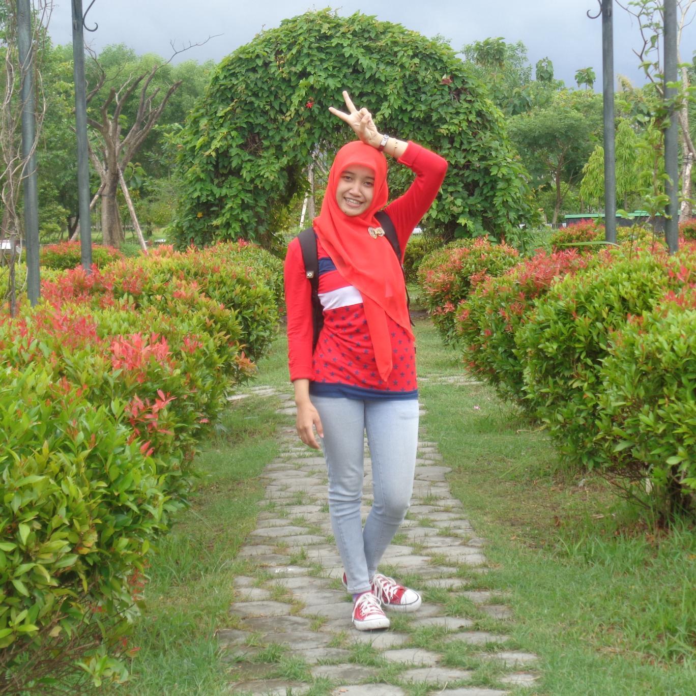 linna_lintongg's profile picture. Kepercayaan itu  ibarat kertas ,, sekali kita remas , ia takkan kembali ''SEMPURNA''