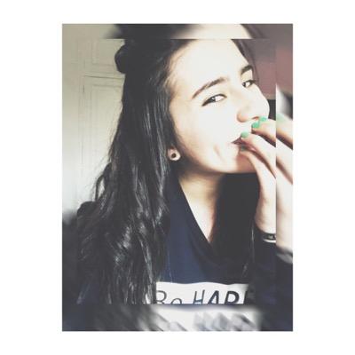 Alexandrarb2000's profile picture. ✖️Prefiero reinar en el infierno antes que servir en el cielo✖️