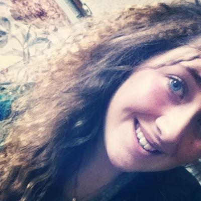 EmilyCbuller's profile picture. 