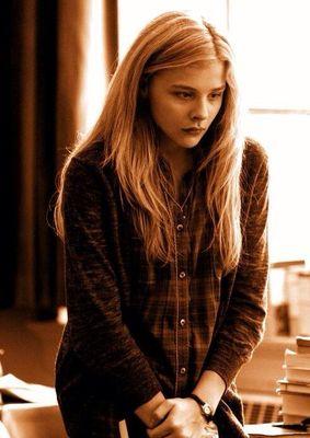 [Carrie White]
 Sangre de cerdos para los cerdos. [Telequinesis.] 17«Todos se rieron de Carrie por ultima vez.» You will know her name. Tommy Ross.
