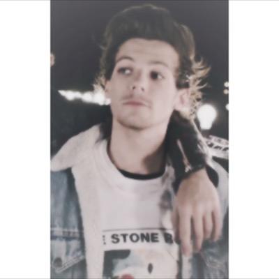 PLEASE FOLLOW @iIIusionIwt BC YOU GOT A FREE FOLLOW! THANK YOU:) ASK HER FOR A FOLLOW BACK