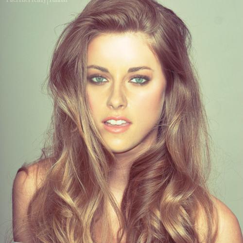 {17} Gryffindor pride. Sister of Steven and Thomas. Don touch my family. #LHPG