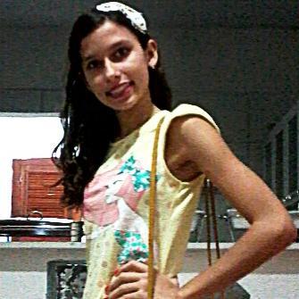 A vida é uma peça de teatro que não permite ensaios. Por isso, cante, chore, dance, ria e viva intensamente antes que a cortina se feche e a peça termine...