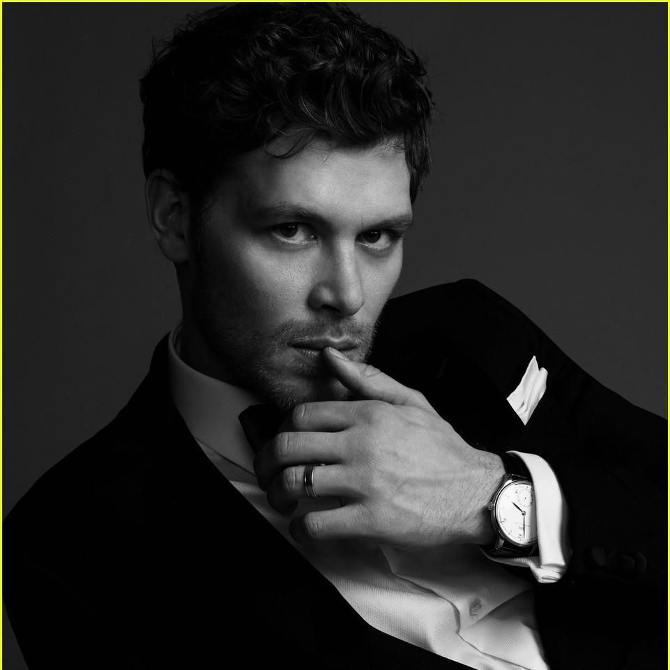My addiction is television shows, music, and food. Main ship: klaroline