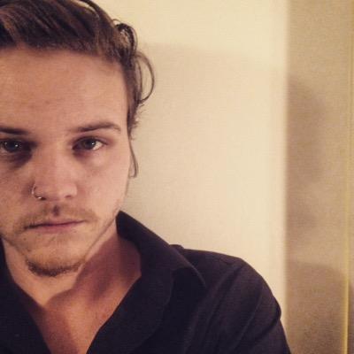 eyethewolfe's profile picture. instagram: Awarewolfe