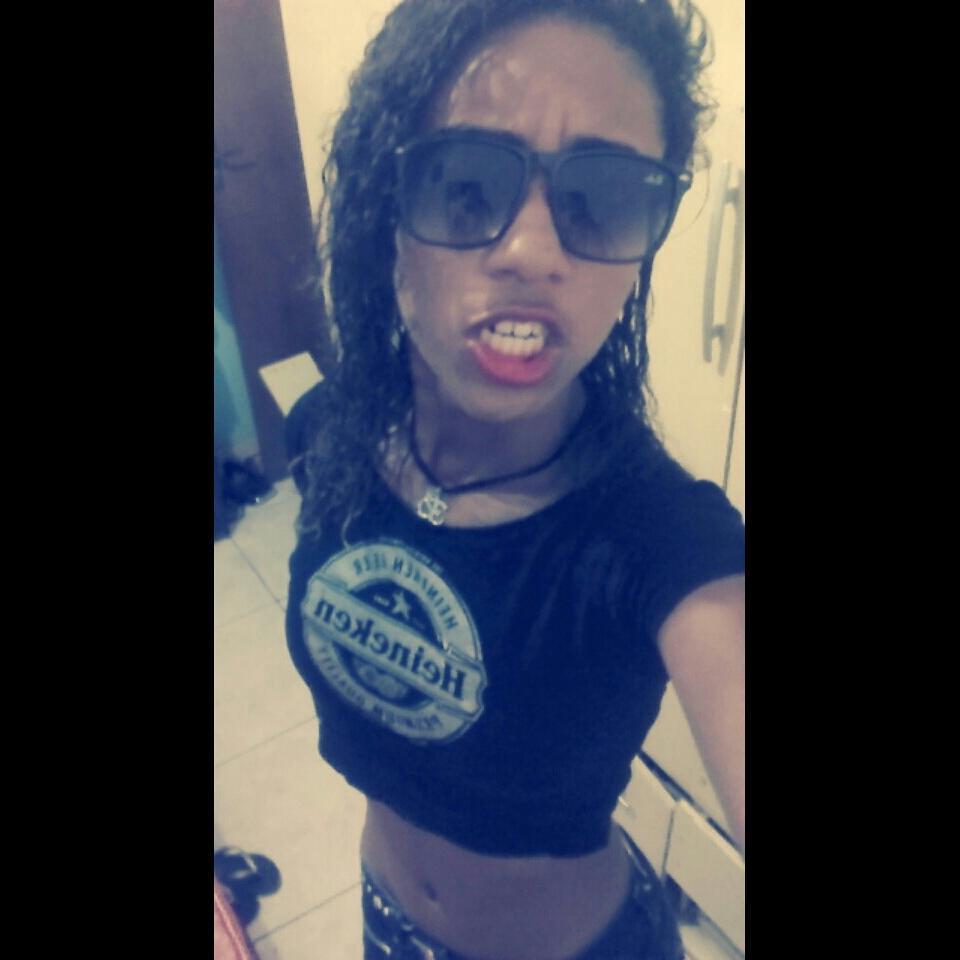 Eis me aqui numa margem distante,
Num lugar impossível,
Onírico, ideal, impraticável e lindo.   || Snap : joyabreuszx || Wspp 22 997675573