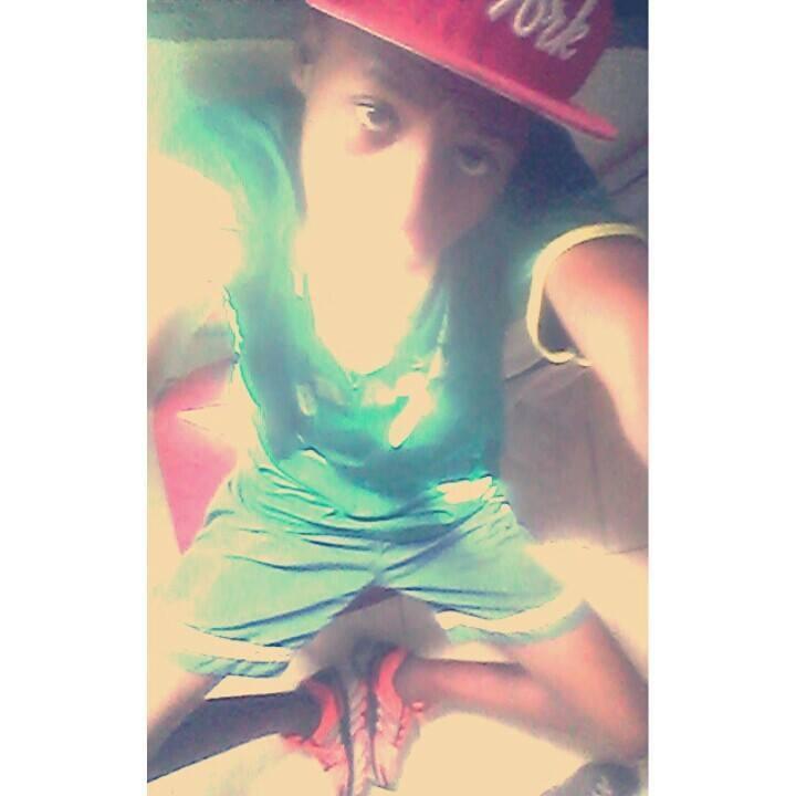 Awwnt Lindo