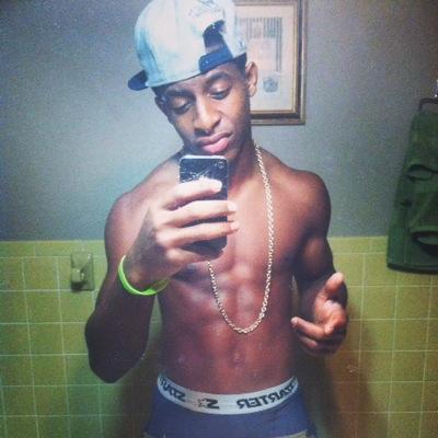 Trying to make it to the Rap game (R.I.P)Speaker Knockerz
MÖTÖ*ŁÏFË