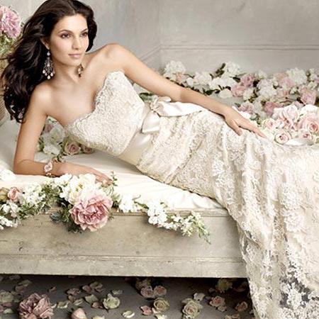 3536 Hastings Street, Vancouver, British Columbia   Come in and look at our beautiful bridal gowns, mother of the bride and groom gowns and bridesmaid dresses!