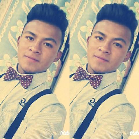 soy quien soy, y si no te gusta mira como me interesa .l. Hakuna Matata..!!  vive la vida porque solo hay una
