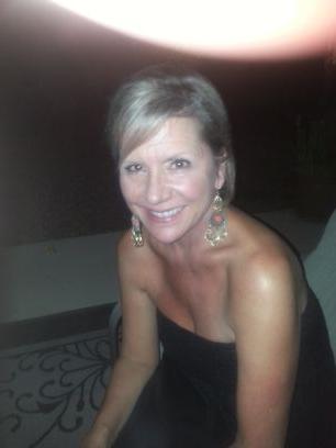 luv2kiss1's profile picture. divorced, sales associate at Chico's. loves to hike, read, music, exercise.