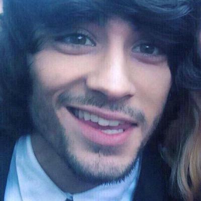 ask for a follow back on @raybanzouis