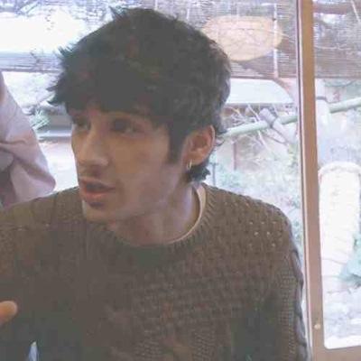 xjxkxksns's profile picture. follow @dropoutmalik !!!!!!!