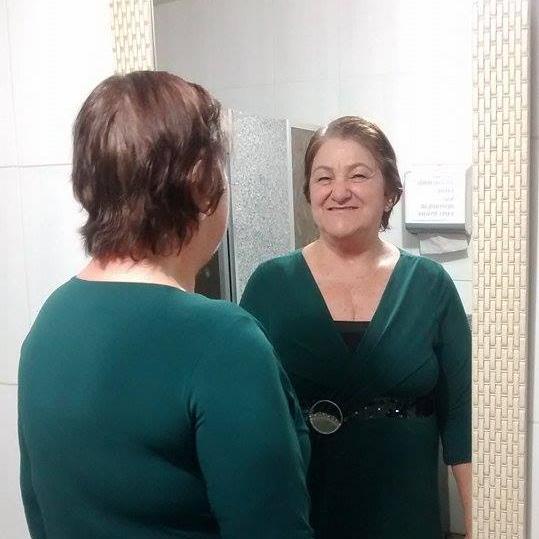 Uma mulher feliz e atualizada!!!