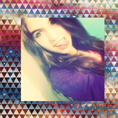 My name is valentina 
i'm 13 years 
i love one direction
chile!!
love english xx