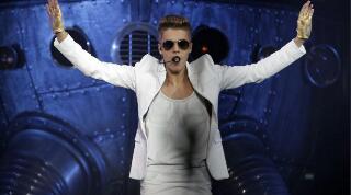 HelpusBelieber's profile picture. Forever I'll help you @justinbieber                     |Drummer boy|French|                                 http://t.co/F1CbcTT5Sj