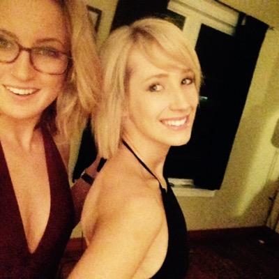 acantz's profile picture. Bussin tables and breakin hearts