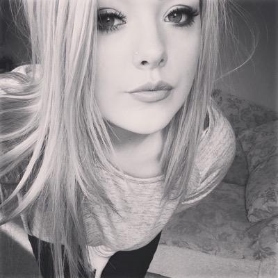 emchristine_xo's profile picture. Hi