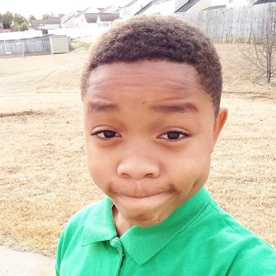 well guys this is my Twitter make sure you ask me questions for Sunday. look at my first video to see what to do to ask me a question and then like and sub.