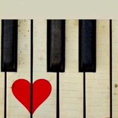 ピアノ→13年✩藝大志望✩現代、ロマン好き✩LJK✩音楽好きな人フォローお願いします！✩低浮上かもかも✩✩