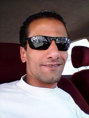 وعينك إذا أبدت إليك معايبا فصنها وقل لها يا عين للناس أعين
