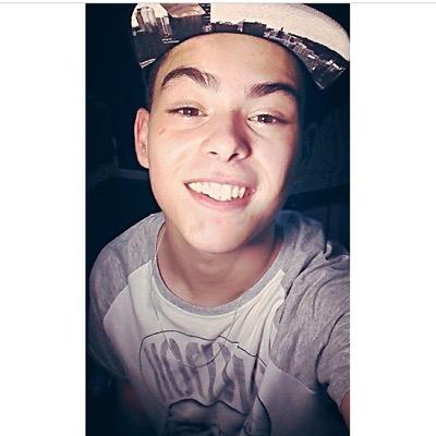 Mineiro,17 anos,SKATE ❤️