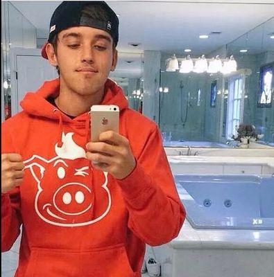 Beau brooks is my idol and my sister won a hushed call from him in febuary. I love him more than everything in the world. please follow me Beau.