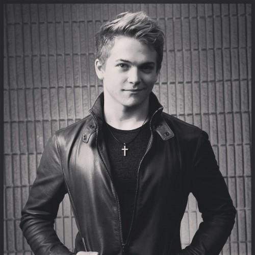 I am a dedicated fan of Hunter Hayes.