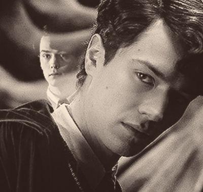 Heredero de Slytherin. Soy el mago más grande que jamás conoceréis. Mi nombre será temido. Temblad, sangre sucia. #Sweets