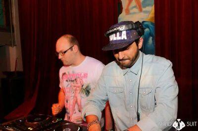 Dutch dj/producer duo. For more info visit http://t.co/9lkvTBdDRH or http://t.co/AsMOIaQHOb