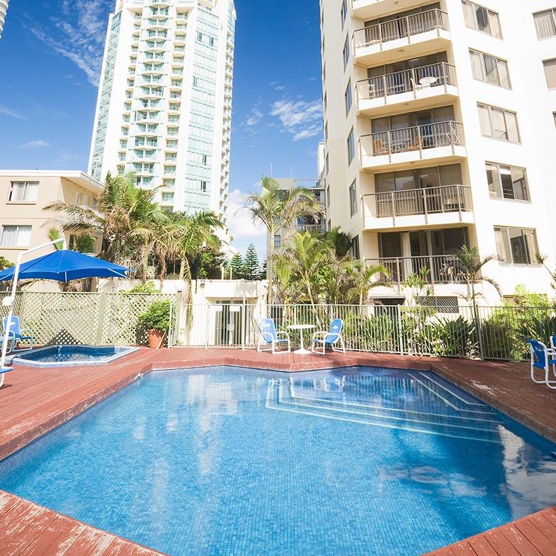 Aloha is in the heart of the action in the suburb known colloquially as ‘Surfers’ – the centre of activity for nightlife, restaurants and shopping.