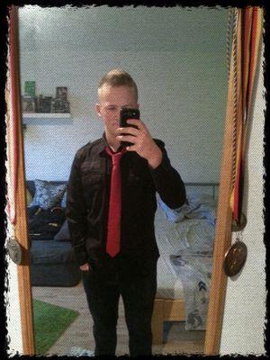 18 Jahre alt ^^
Single ^^
Follow me and i follow Back :D 
Kämpfe mit dem Herzen eines Löwen