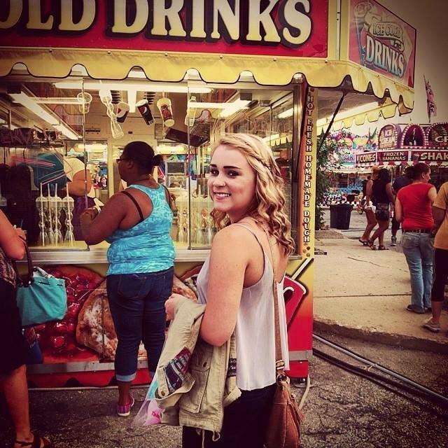 21. Junior. @GCmagcmu Style Writer. PRSSA. IPR major/Journalism minor at @CMUniversity