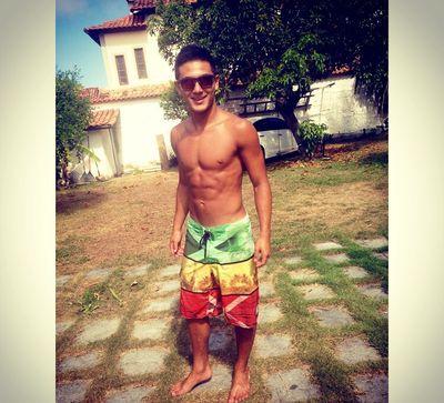 Nao se iluda com um sorriso, porque a maldade está na mente! 

Instagram: gabrielmatsuda_