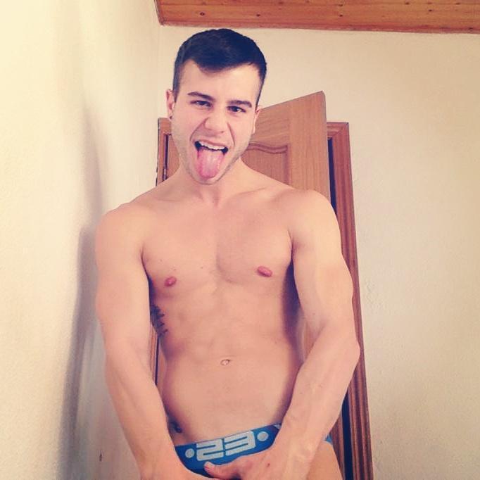 **Hustlaball Award Winner Best Actor´14* Based in Madrid http://t.co/9anZ1LQw1q  Model Booking:info@luciosaints.com