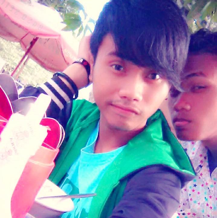 Bottom and real fhoto ;) greetboy