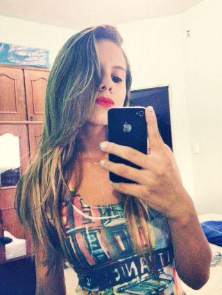 Tu és eternamente responsável por aquilo que cativas. (: ✌
