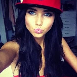 NSFWModel's profile picture. 