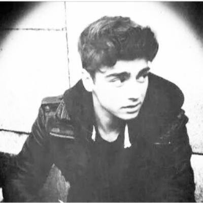 InZaynNialler's profile picture. ......hi