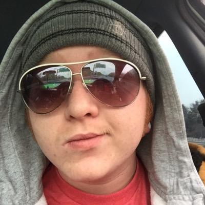 i fuck shit up. 
jennypoo is bae. 
music is life.