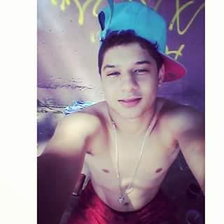 ♥ Gente ♥ que ♥ sorri ♥ pra ♥ mim ♥ na ♥ rua ♥ sem ♥ me ♥ conhecer. ♥