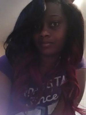 all eyez on me wen i walk in ,no❓dat diz grl a 10, dnt hate me cuz im beautiful dnt hate me cuz im beautiful .. its nt my fault so please dnt trip...